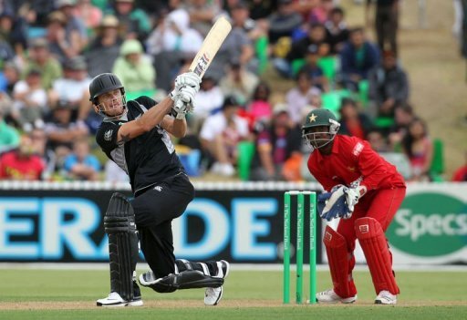 Rob Nicol's century helps New Zealand to won 2nd ODI against Zimbabwe