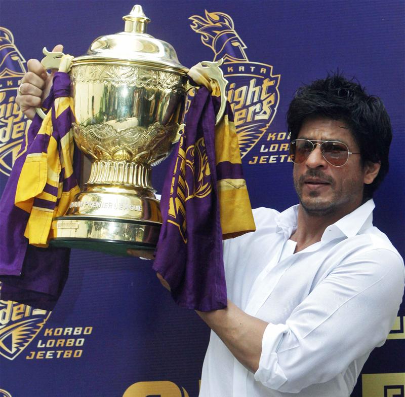 Shahrukh Khan With IPL Trophy Cricket Dawn Shahrukh Khan With IPL Trophy Cricket Dawn