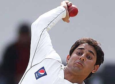 Saeed Ajmal - Excellent off spin bowling