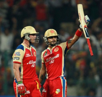 Virat Kohli and AB de Villiers - 103 runs third wicket partnership