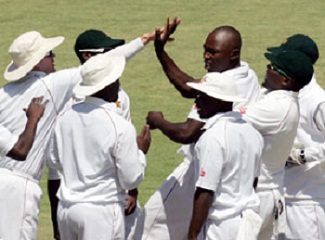 Zimbabwe crushed Pakistan with a dedicated team work