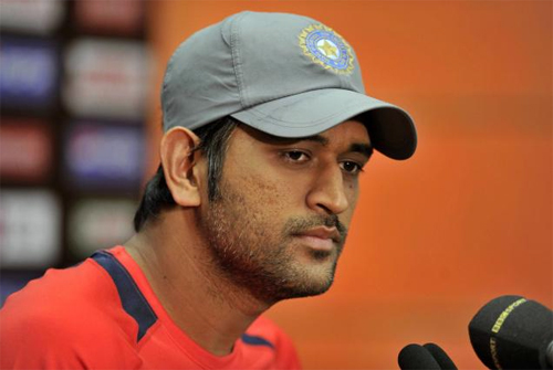 MS Dhoni speaking to the press after first test defeat against Australia at Melbourne